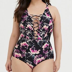 Nwt Torrid Floral Deep V Neck Swimsuit size 1